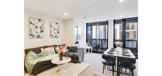 3 Bedroom CBD Apartment with Pool, Gym & Spa with Gorgeous City Views