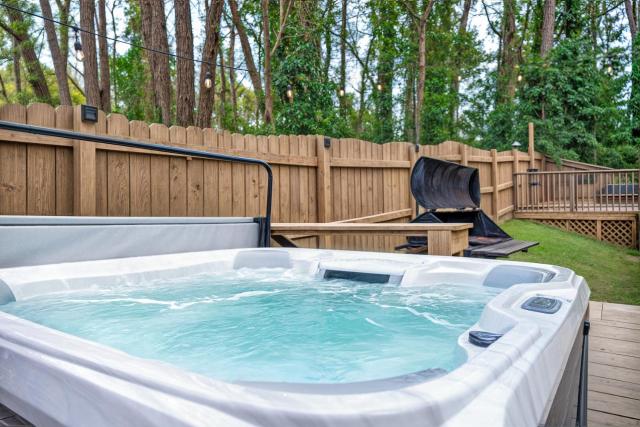 ATL Patio Paradise Pool, HotTub, Theater, GmRm, B-Ball