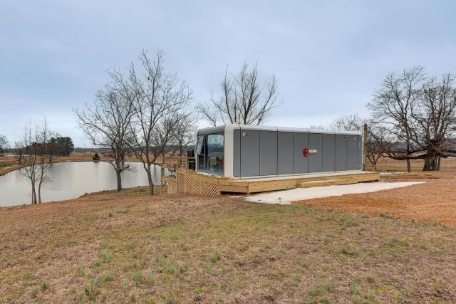 Unique Tiny Home Escape in Ouachita Foothills!