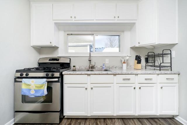 Fun 3BR Noblesville Home Sleeps 7+ Arcade Game