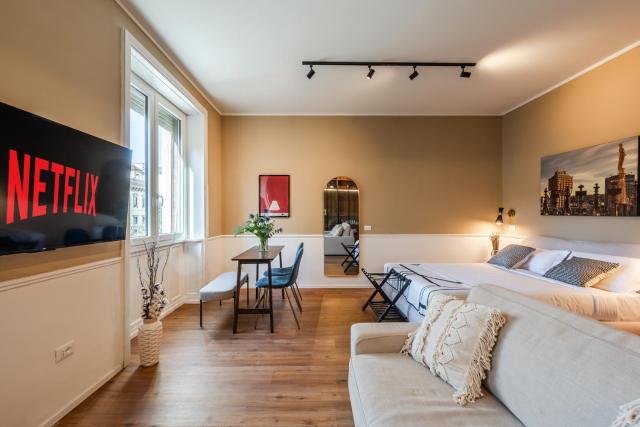 tHE Icon Suite - Duomo View