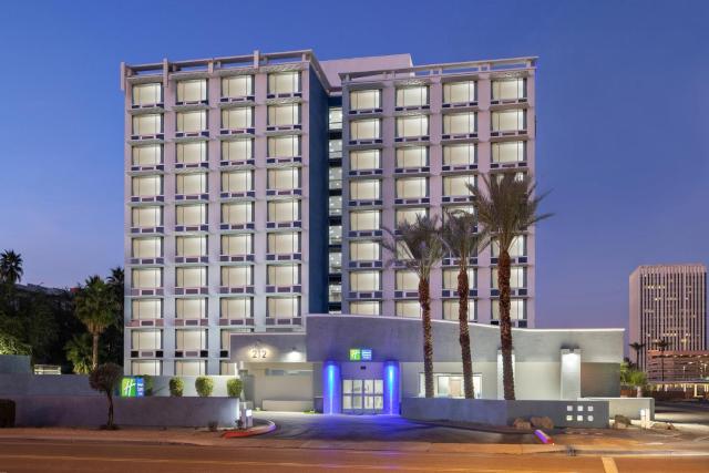Holiday Inn Express & Suites Phoenix - Midtown, an IHG Hotel