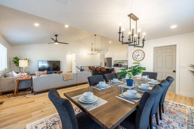 Meeting Place | 6BR Home | Hot Tub & Theater Room