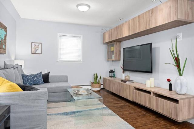 Spacious One Bedroom Queen Bed Inner City Stay