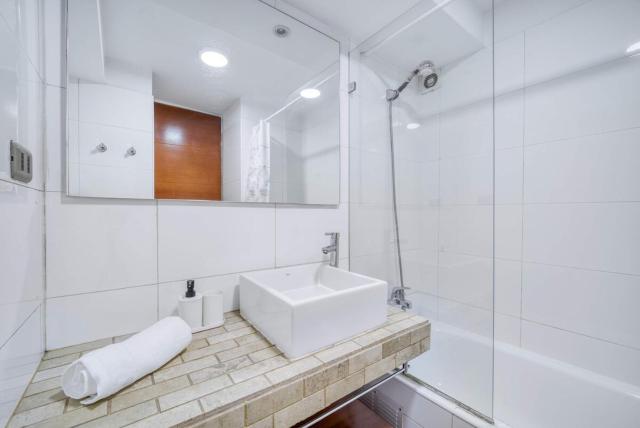 Blue Pink Home Apartment - Wifi & Gym near Escuela Militar