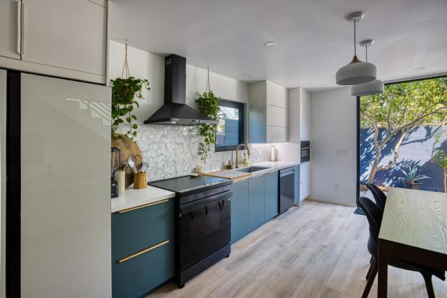 Brand-New MCM Guesthouse in West Los Angeles