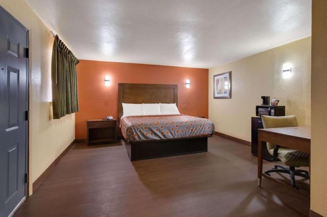 Relax Inn & Suites