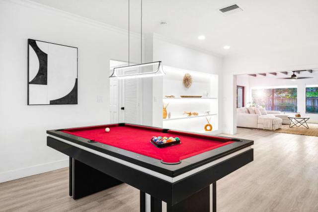 Renovated Villa with Heated Pool & Arcade, 5 Min to Pompano Beach