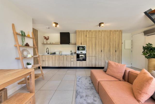 Stylish Two-Bedroom Camps Bay - Walk to the beach