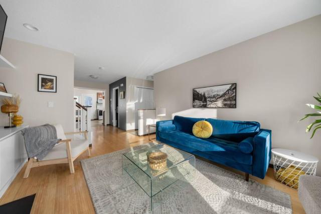 Bright and Welcoming Mount Pleasant Home, near DT