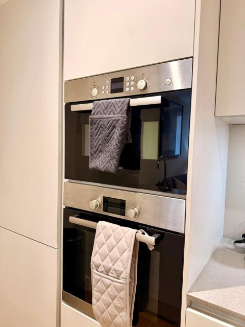 Wonderful Retreat in Lively Locale - Sleeps 5
