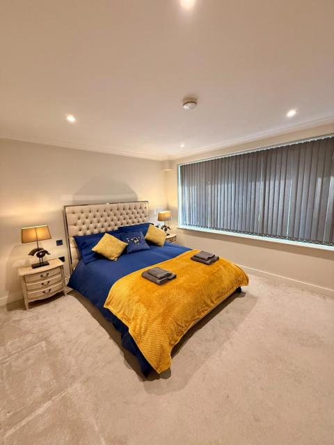 Wonderful Retreat in Lively Locale - Sleeps 5