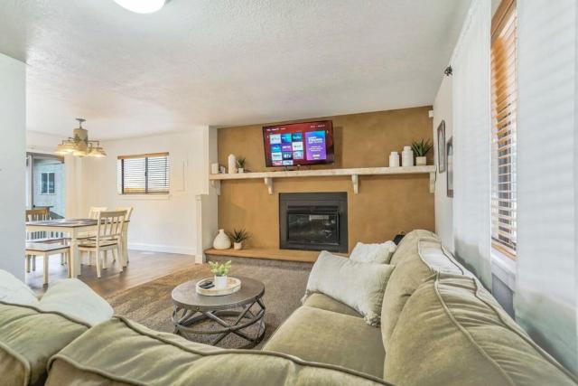 3BR with Patio and Fire pit near Hiking & Downtown