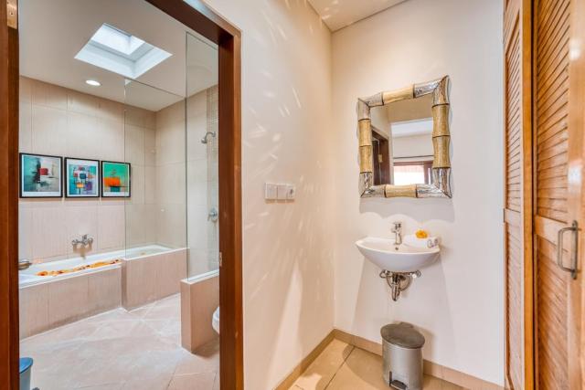 Stylish 2 Bedroom Villa Near Finns & Atlas Beach Club with private pool, BBQ and Rooftop for Yoga