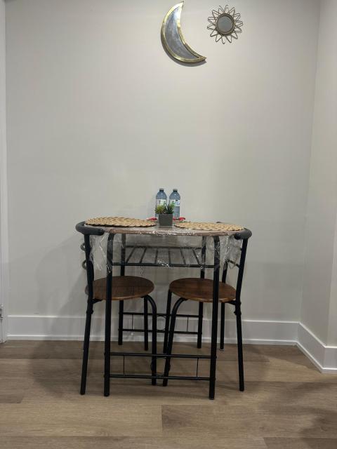 Cozy Basement Studio with Private Bathroom and Kitchen