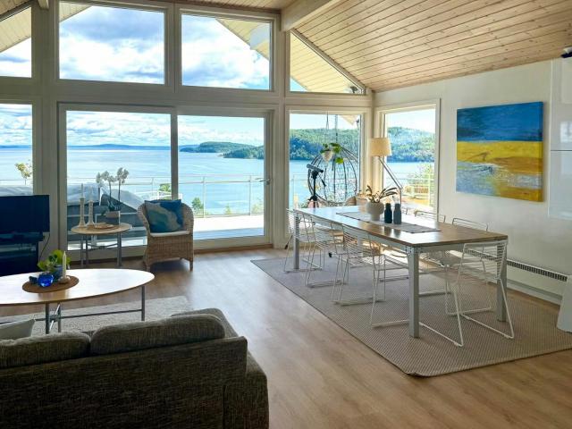 Cabin With Veranda And Fjord View Near Tønsberg