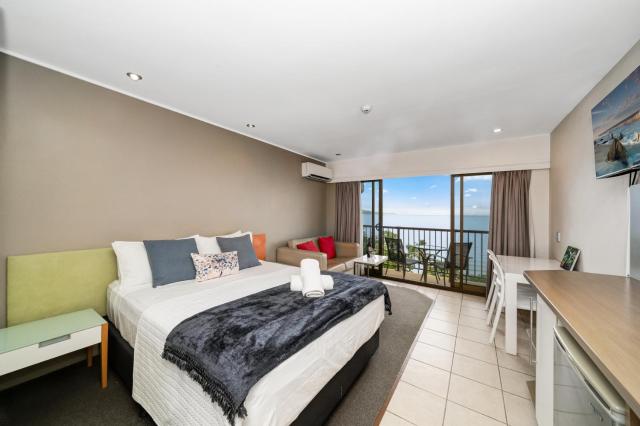 Oceanfront Strand Escape & Stunning views & Pool