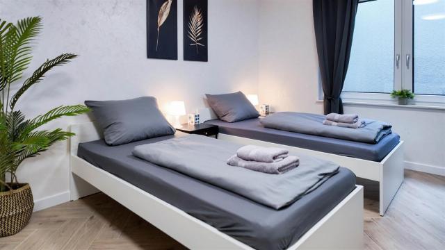 ALFA Stuttgart Mikro-Apartment 2 Betten Küche Bad l SmartTV WIFI l Porsche & Bosch l 2 Beds Kitchen Bath BS21A1