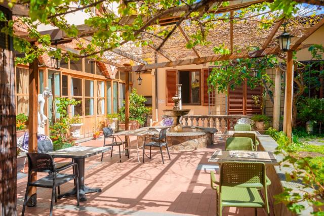 Hostel Archi Rossi