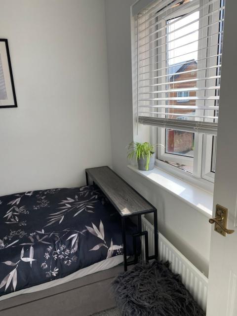 Garden view Cosy Single Room