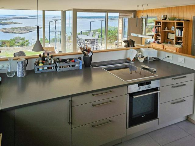 Seaside Cabin With Unique Outdoor Areas