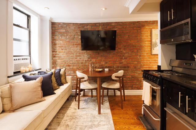 Urban Oasis 1BR East Village Hideaway with Patio!