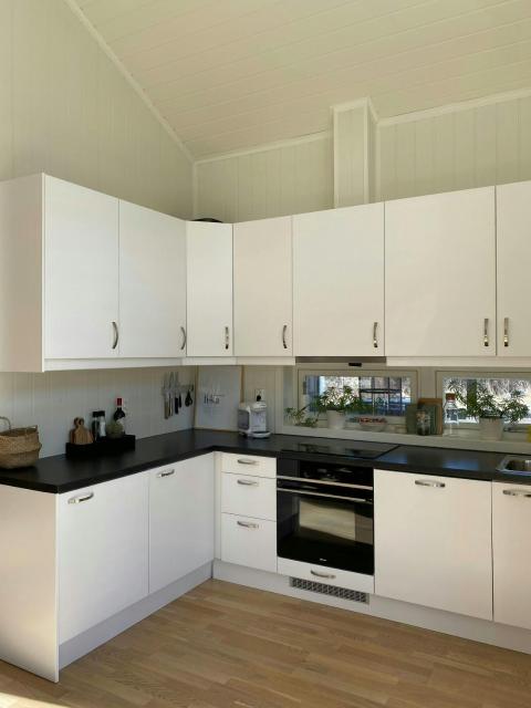 Modern Cabin With A Short Walk To The Sea