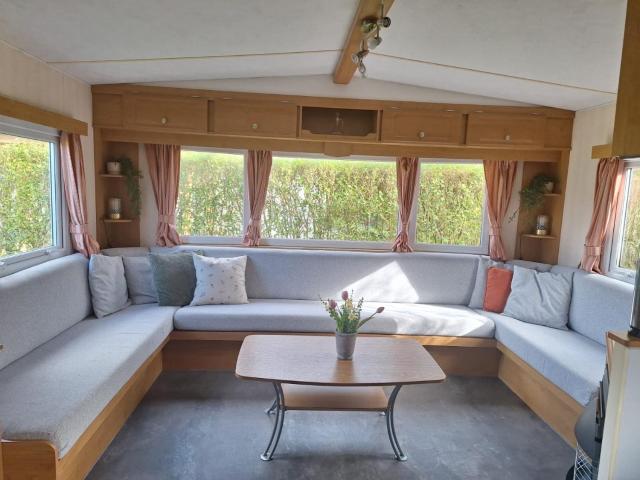 Gezellige Stacaravan nr 7 op Mini-Camping Klaproosje 4 personen