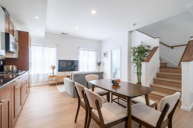 Cozy Designer 3BR 7-mins to Oakland Airport