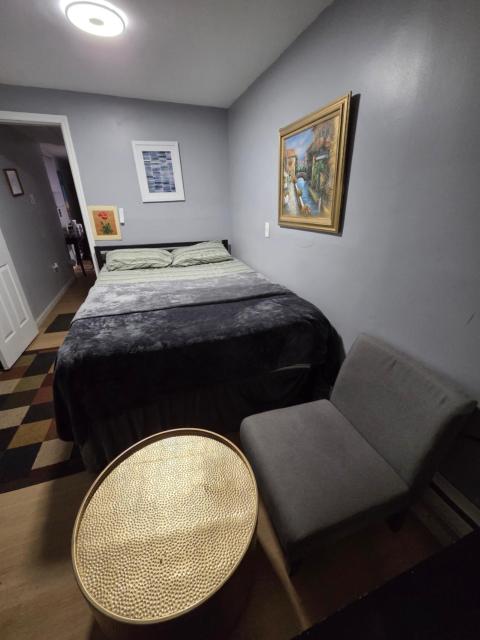 Queen Private room with private bathroom