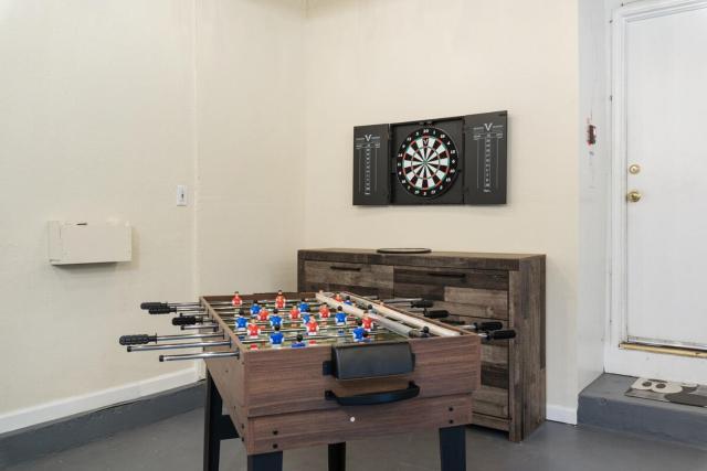 Modern 4BR Home and Game Room