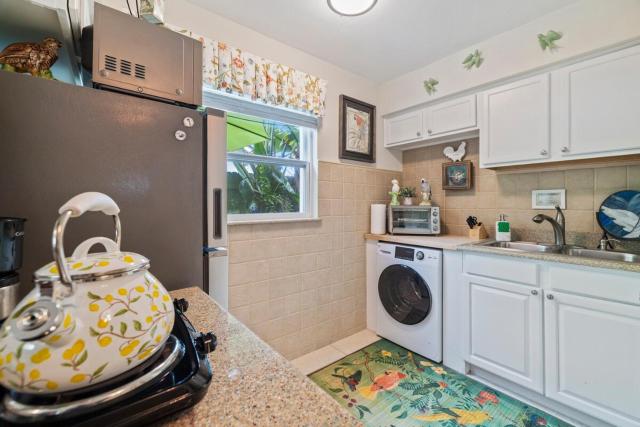 The Paradise Bird Cottage