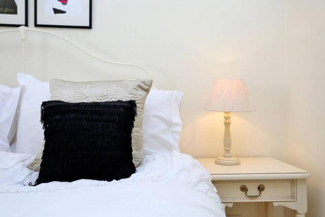 West Bow - Comfy 2 bed on West Bow overlooking Grassmarket
