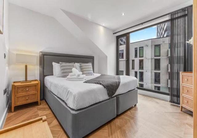 Modern 3 Bed Apartment Near Manchester City Centre - Pass the Keys