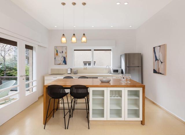 Peaceful 2BR Apt with Balcony by HolyGuest