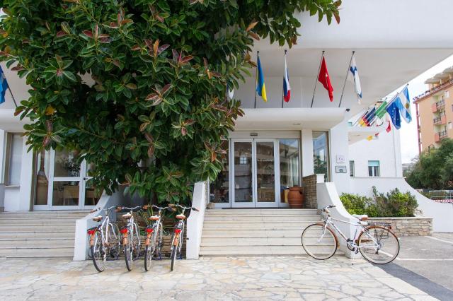 Joli Park Hotel - Caroli Hotels