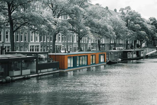 The Amsterdam Houseboat Family - de Jordaan Brand New Houseboat!