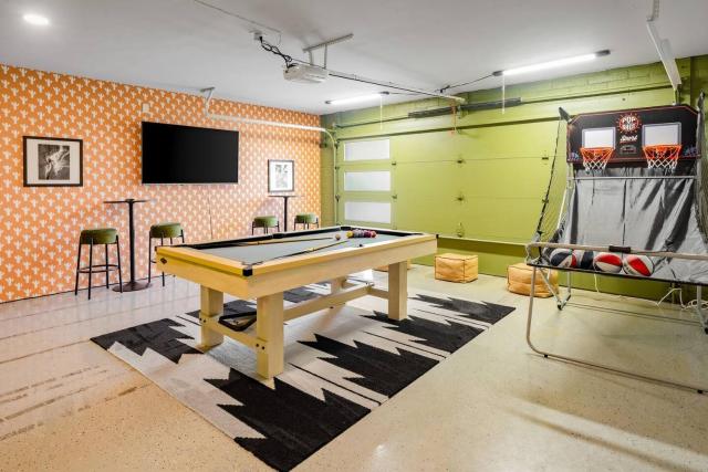 Biltmore Home with Game Room & Fire Pit, Sleeps 16