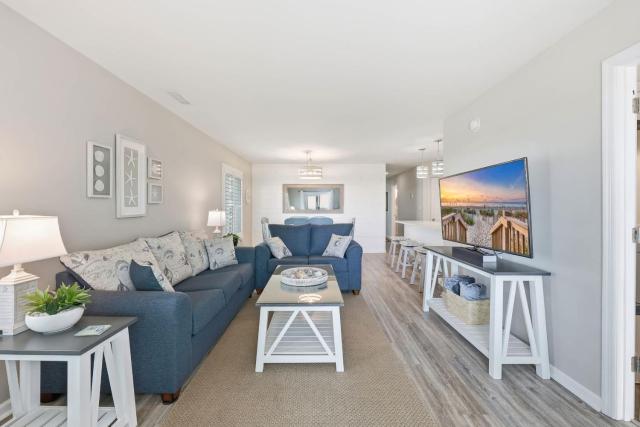 Oceanfront and Modern Top Location on Ocean Blvd w Pool