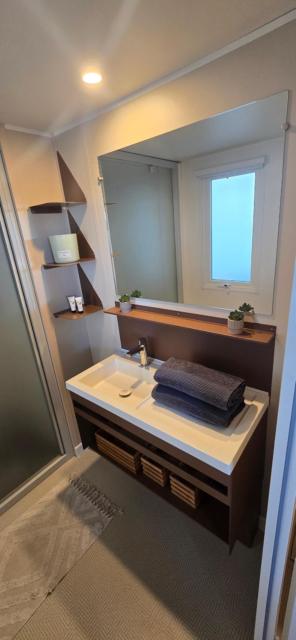 Camping Domaine la Yole, mobile-home pour 6 pers