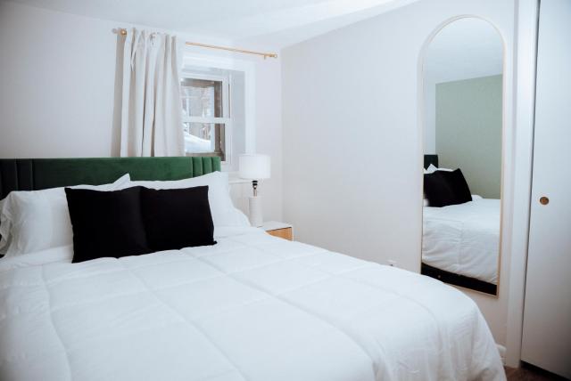Two Bedroom Apartment Near Downtown Boston with Free Parking