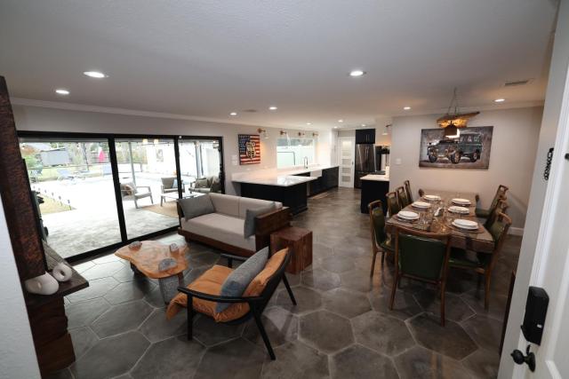 The Ranch at CityCentre ```` Luxury 3BR Villa with Private Pool, Spa & Gourmet Kitchen ````
