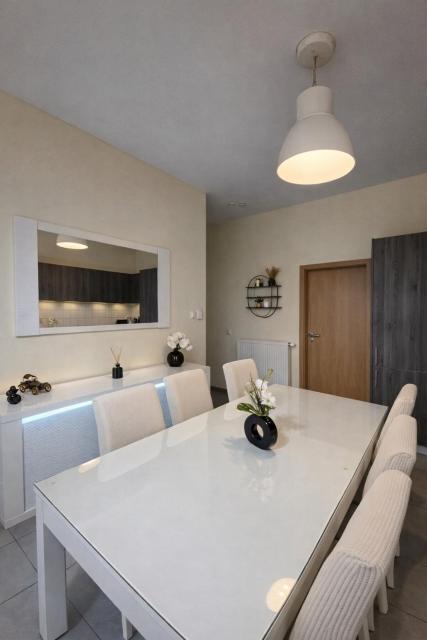 Central Brussels Spacious 2BR near Grand Place 1