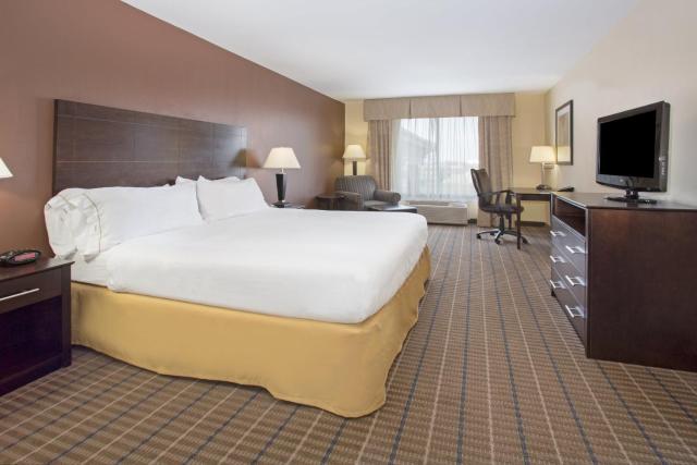 Holiday Inn Express and Suites Hotel - Pauls Valley by IHG