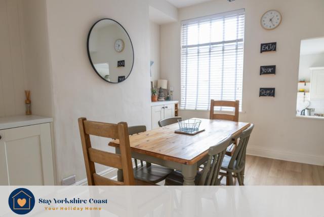 Cosy 2-Bed Coastal Home Near Park & North Bay