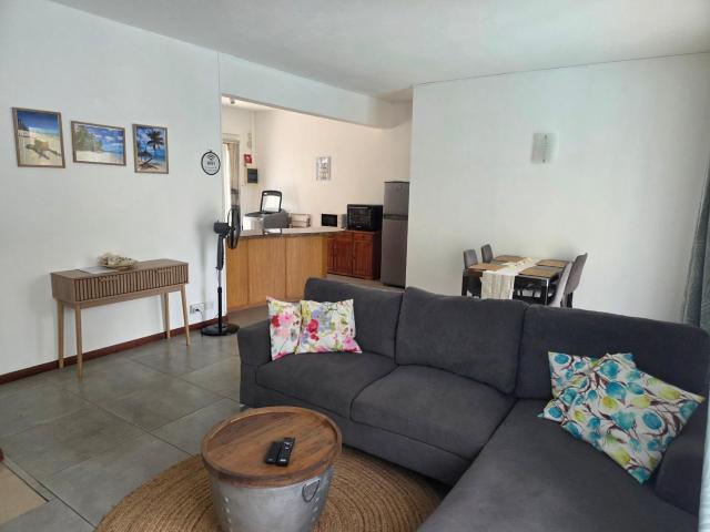 Jet Villa- Spacious 2&3 Bedroom Apartments with Pool near Flic en Flac Beach