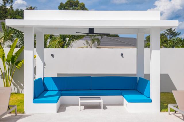 See 8 - 3BR Private Pool 900 m SilverBeach by MO Estate