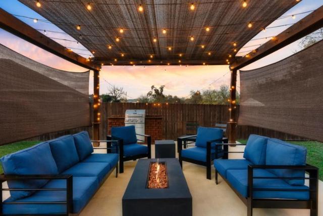 Luxury 7BR Pool Hot Tub & 4 Car Parking