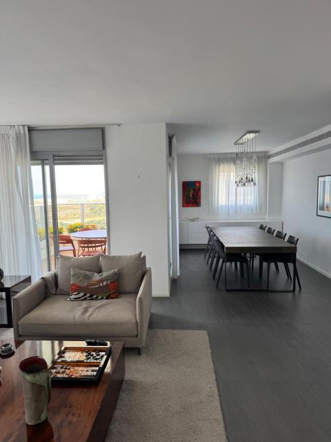 Bright Two-Floor Penthouse with Sea View, Tel Aviv