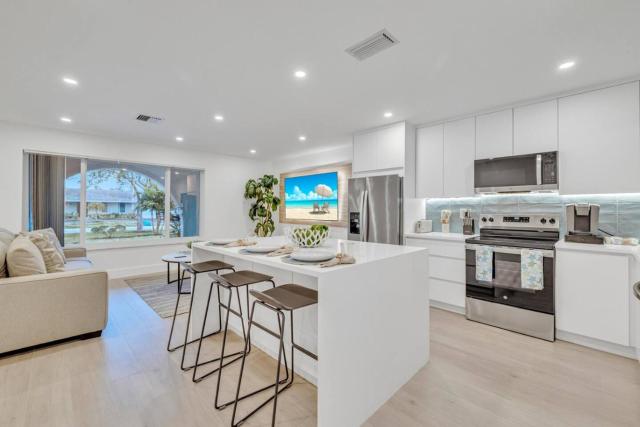 2 Homes Together, HTD pool, Jacuzzi, Fire pit